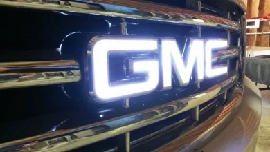 GMC Light Up Badge عروض سيارات جي ام سي 2023 في السعودية : تعرف على التفاصيل