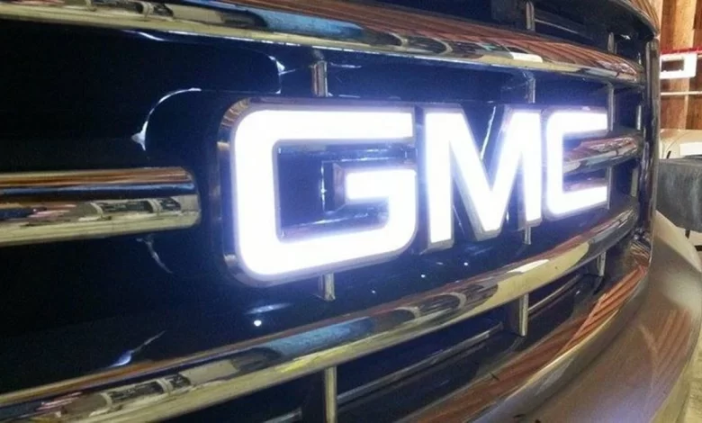 GMC Light Up Badge عروض سيارات جي ام سي 2023 في السعودية : تعرف على التفاصيل