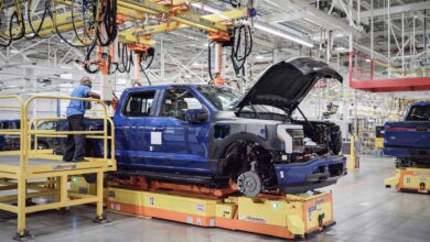 ford f 150 lightning production 3 توقف إنتاج فورد F-150 لايتنينج الكهربائية وتعليق شحناتها للوكالات