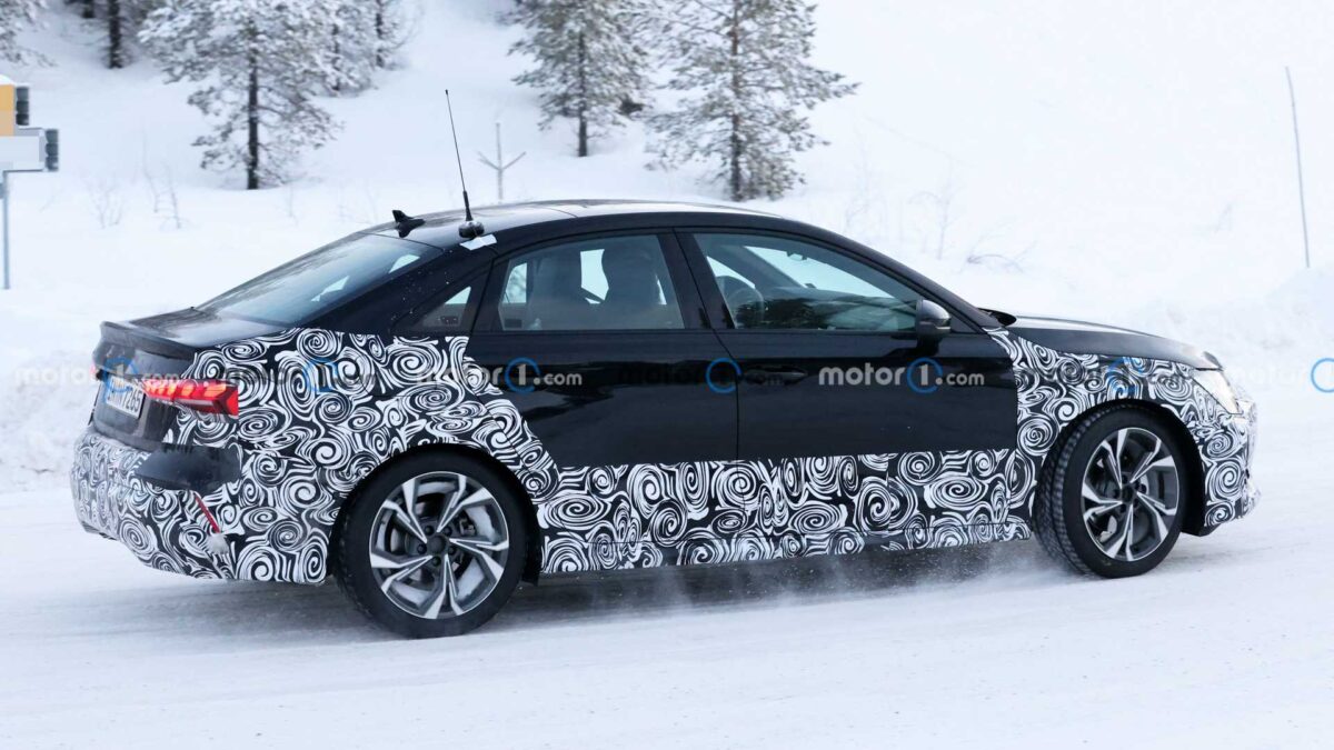 new audi a3 sedan spy photos 5 كل ما نعرفه عن اودي A3 موديل 2024 فيس ليفت الجديد والتحديثات المتوقعة