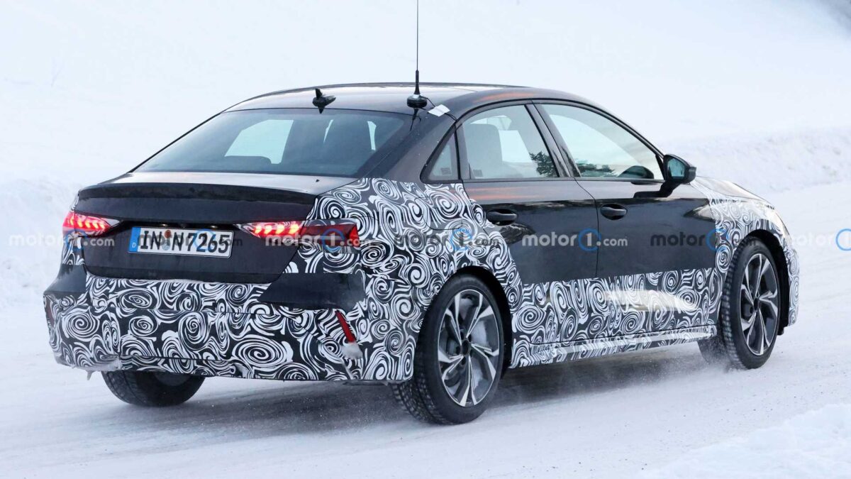 new audi a3 sedan spy photos 7 كل ما نعرفه عن اودي A3 موديل 2024 فيس ليفت الجديد والتحديثات المتوقعة