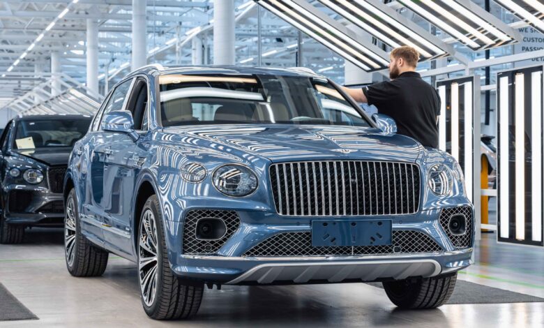 الصورة 2 Bentayga EWB بنتلي تسلّم أعلى عدد من السيارات في 2022 مقارَنة مع أي وقت آخر