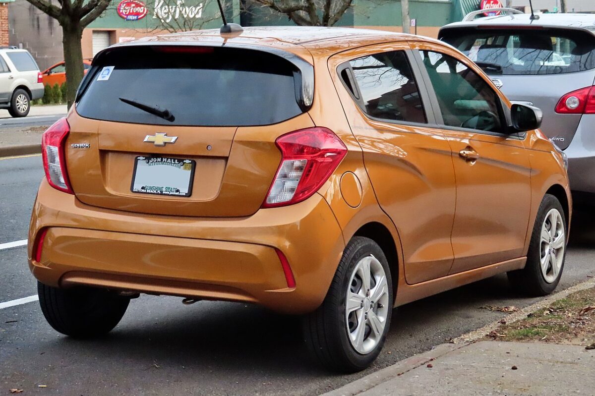 1280px 2019 Chevrolet Spark LS M400 facelift rear 3.2.20 كيف تمتلك سيارة شفرولية سبارك في السعودية؟