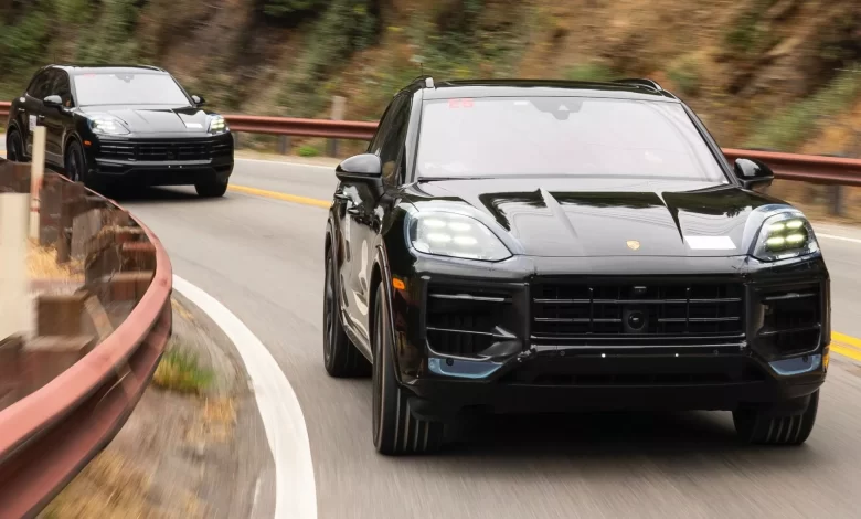 2023 Porsche Cayenne Testing 9s بورشه ستطرح الجيل الكهربائي الجديد كلياً لموديل كايين في 2026