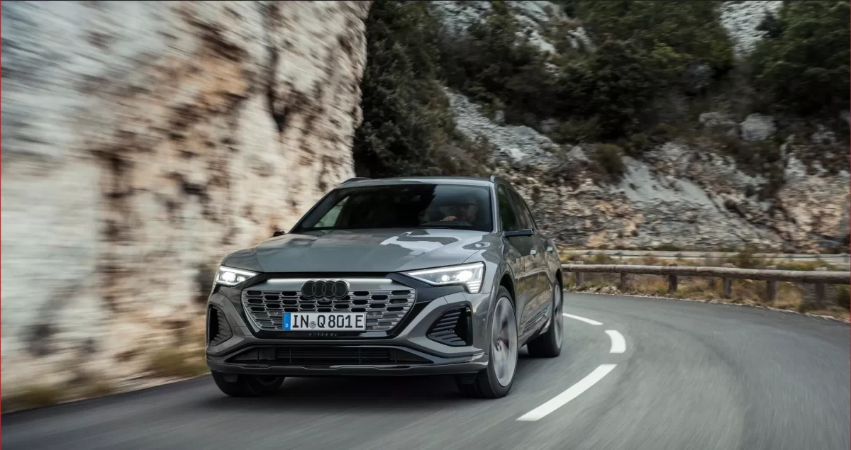 2024 Audi Q8 e tron 27 اودي تطرح Q8 اي ترون الفاخرة الجديدة في الأسواق وتكشف أسعارها