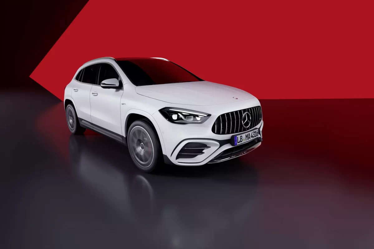 2024 Mercedes GLA GLB 3 2048x1366 1 مرسيدس تدشن سيارة GLA فيس ليفت الجديدة بخارجية محدثة وداخلية أفخم