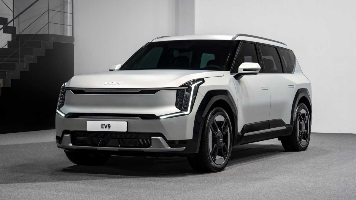 2024 kia ev9 كيا EV9 الجديدة كلياً هي أفخم وأكبر سيارة SUV كهربائية للعلامة