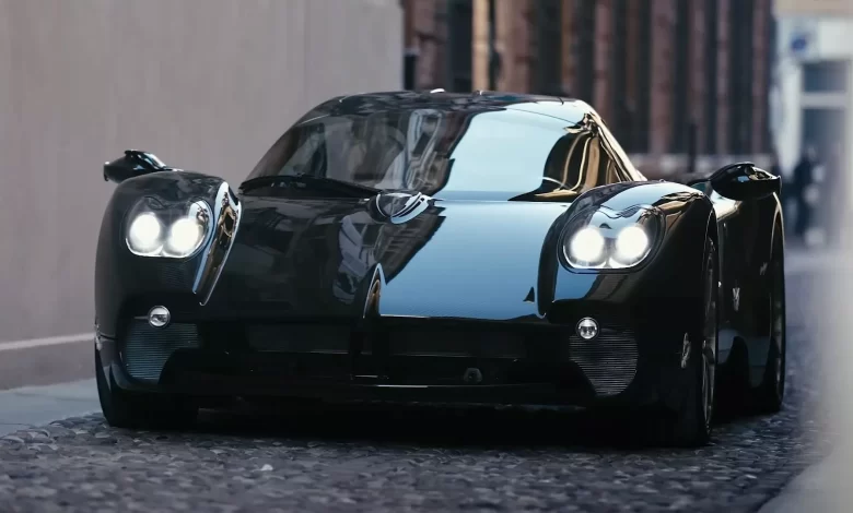 Pagani Utopia Video 3 باجاني يوتوبيا الخارقة تجوب شوارع مدينة إيطالية تاريخية وتذهل الناظرين بطلائها الجديد