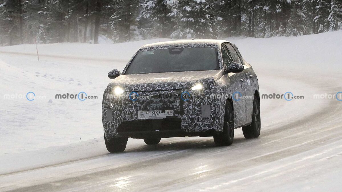 peugeot 3008 new spy photo بيجو 3008 الجيل الجديد كلياً يظهر أثناء الاختبارات الشتوية القاسية في شمال أوروبا