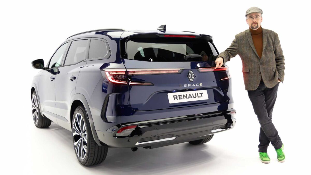 renault espace 2023 7 رينو تدشن الجيل السادس الجديد كلياً لموديل Espace بتصميم الـ SUV الرحب