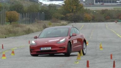 tesla model 3 standard range moose test source teknikens varld تيسلا موديل 3 تسجل نتائج مدهشة في اختبارات الثبات الأوروبية