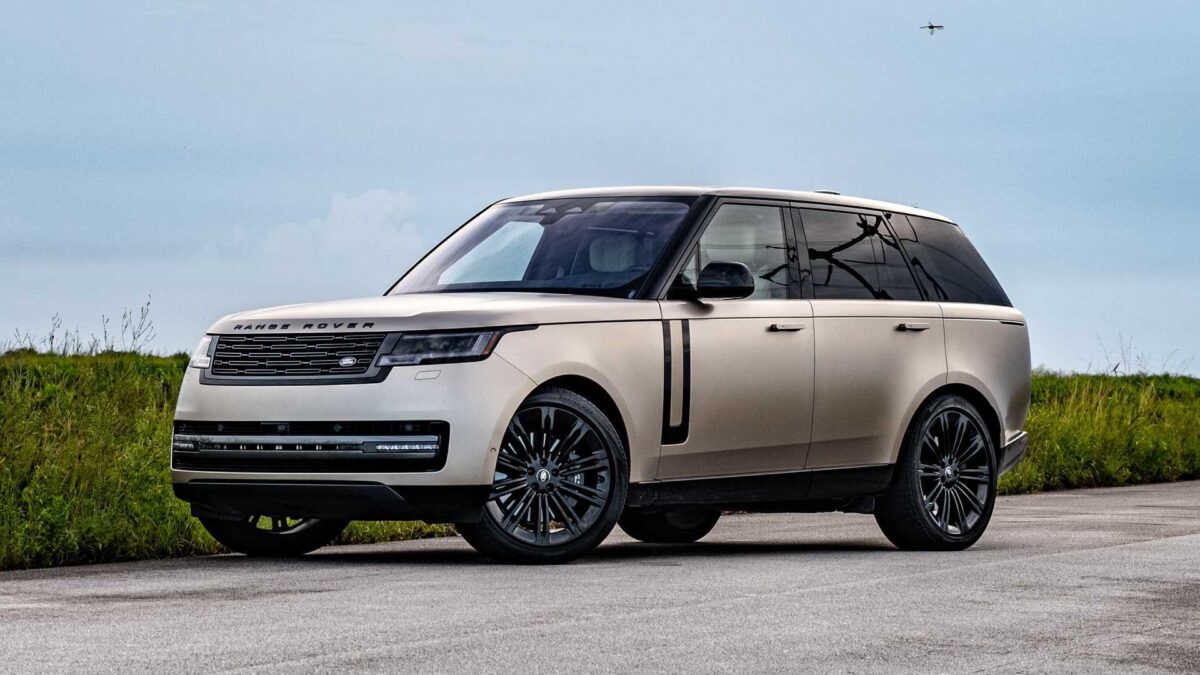 2022 land rover range rover exterior review لاندروفر تشوق لرنج روفر الكهربائية وتعلن عن استثمارات هائلة بقيمة 70 مليار ريال لتحديث مصانعها