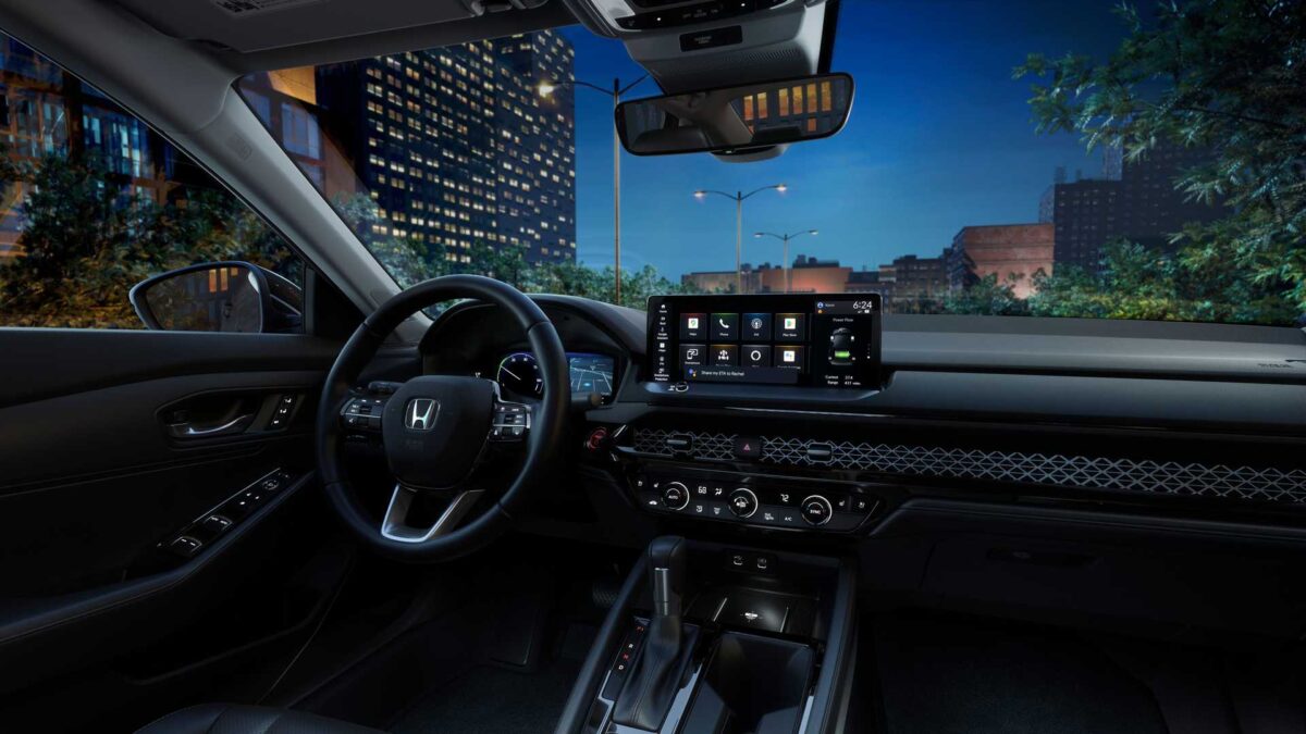 2023 honda accord touring interior dashboard هوندا اكورد 2023 تحصل على أعلى تقييمات السلامة الأمريكية في اختبارات التصادم