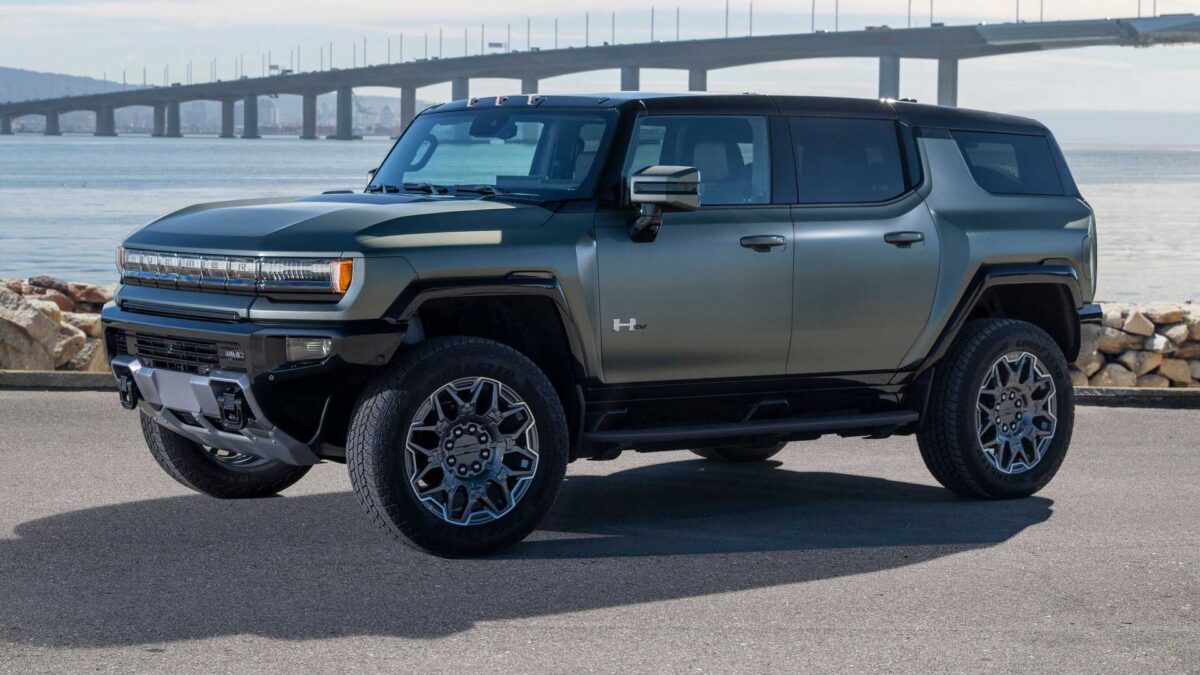 2024 gmc hummer ev suv 1 جي ام سي همر تحصل على فئة 3X الجديدة بقوة 1000 حصان ومدى ممتاز