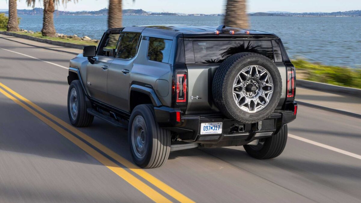 2024 gmc hummer ev suv جي ام سي همر تحصل على فئة 3X الجديدة بقوة 1000 حصان ومدى ممتاز