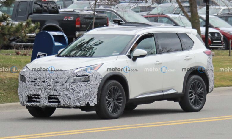 2024 nissan rogue front view spy photo 1 نيسان اكس تريل 2024 فيس ليفت الجديدة تظهر لأول مرة أثناء اختبارها