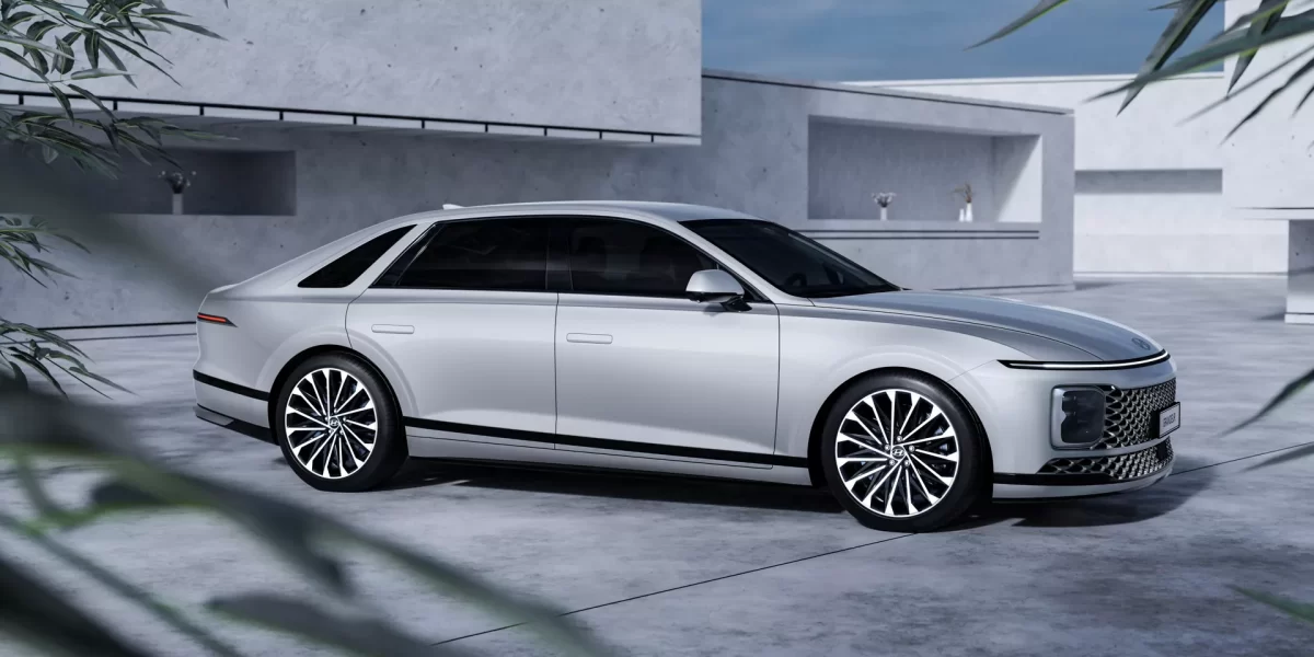 Hyundai Grandeur 00001 هيونداي تسلط الضوء على أهم مزايا ومواصفات ازيرا 2023 الفاخرة الجديدة