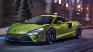 McLarenArtura ماكلارين دبي تسلم أولى الدفعات من سيارة Artura الجديدة في الشرق الأوسط