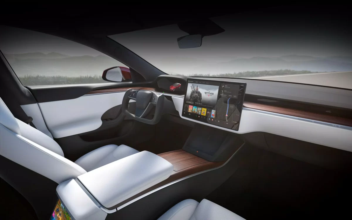 Model S Interior Hero Desktop LHD أفضل سيارات تسلا الكهربائية: كل ما يخص الأداء