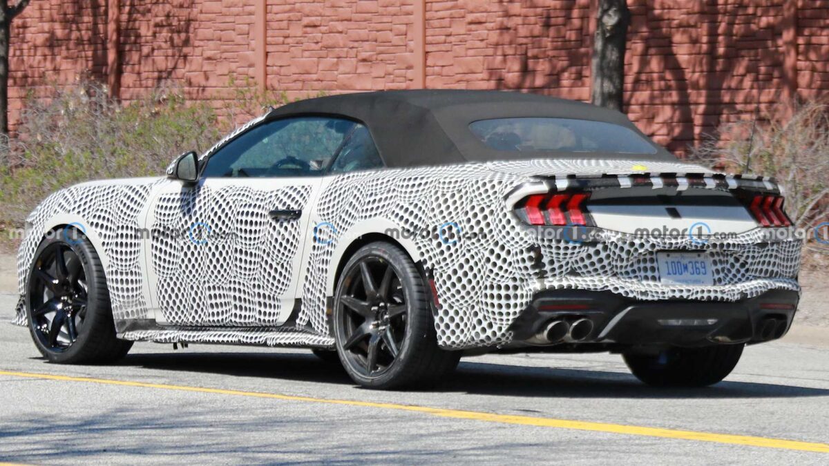 ford mustang shelby gt500 mule spy photos 10 أول ظهور لفورد موستنج شيلبي الجيل الجديد كلياً أثناء اختباره