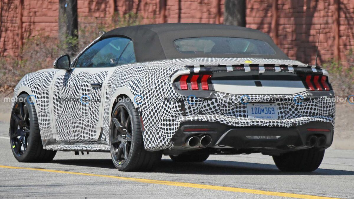 ford mustang shelby gt500 mule spy photos 11 أول ظهور لفورد موستنج شيلبي الجيل الجديد كلياً أثناء اختباره