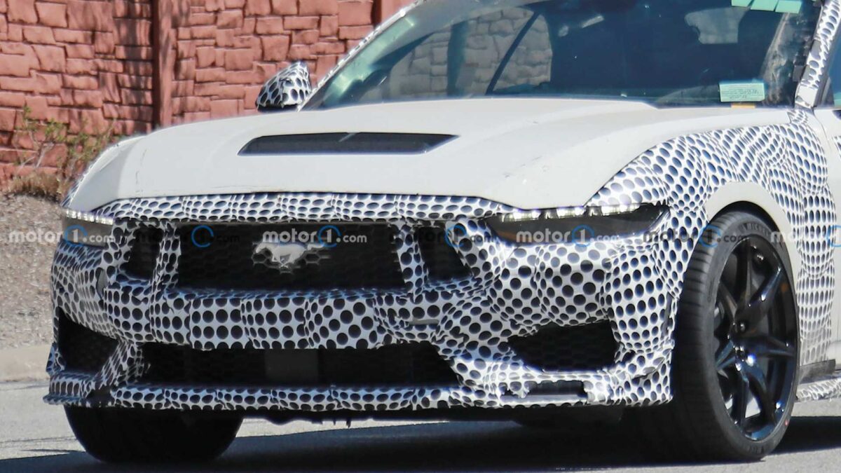 ford mustang shelby gt500 mule spy photos 12 أول ظهور لفورد موستنج شيلبي الجيل الجديد كلياً أثناء اختباره