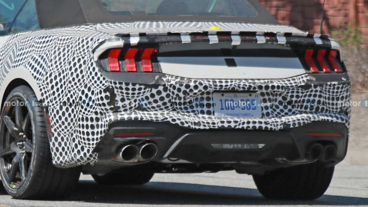 ford mustang shelby gt500 mule spy photos 13 أول ظهور لفورد موستنج شيلبي الجيل الجديد كلياً أثناء اختباره