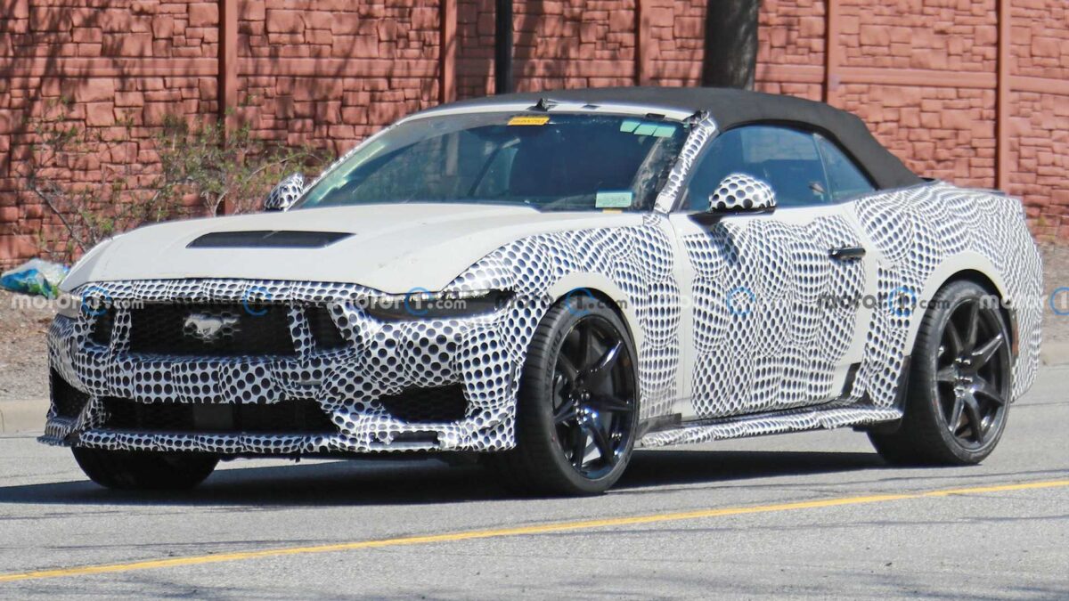 ford mustang shelby gt500 mule spy photos 2 أول ظهور لفورد موستنج شيلبي الجيل الجديد كلياً أثناء اختباره