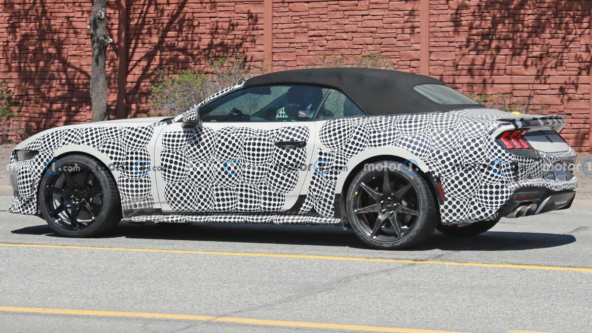 ford mustang shelby gt500 mule spy photos 7 أول ظهور لفورد موستنج شيلبي الجيل الجديد كلياً أثناء اختباره