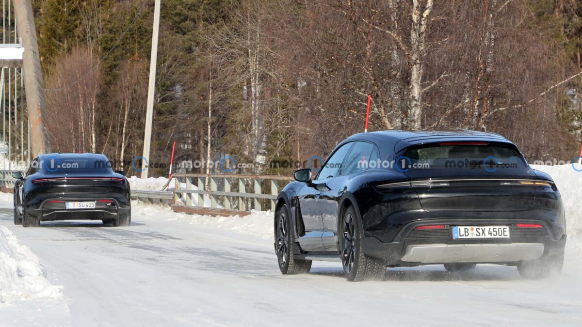 porsche taycan cross turismo spy photos 10 بورشه تايكان فيس ليفت القادمة تظهر أثناء اختبارها بمجموعة تحديثات جمالية جديدة