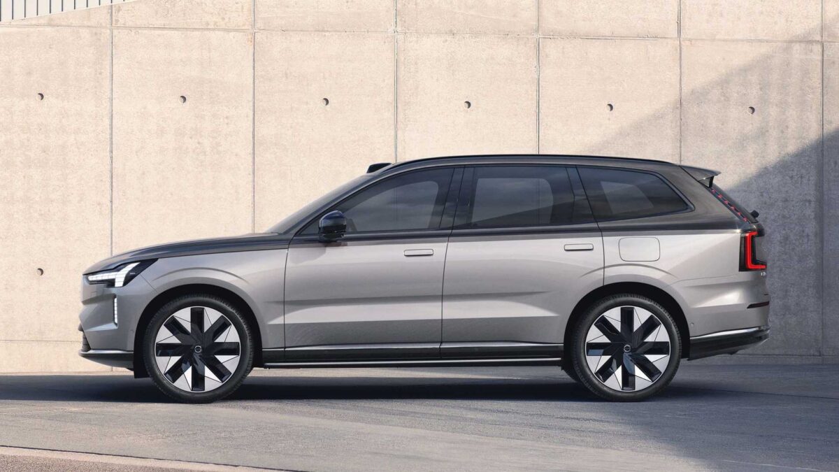 volvo ex90 excellence das exterieur 2 فولفو تكشف عن أفخم SUV كهربائية للعلامة باسم EX90 Excellence بقوة 500 حصان 