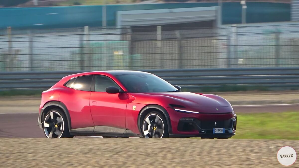 watch in awe how flat the ferrari purosangue suv munches on corners at fiorano 2 فيراري تستعرض أداء بوروسانجوي SUV الجديدة كلياً في مضمار إيطالي "فيديو"