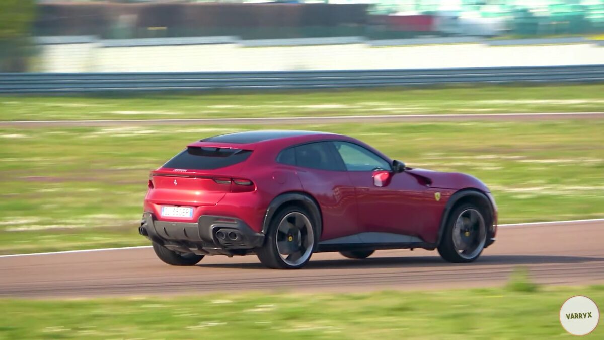 watch in awe how flat the ferrari purosangue suv munches on corners at fiorano 3 فيراري تستعرض أداء بوروسانجوي SUV الجديدة كلياً في مضمار إيطالي "فيديو"