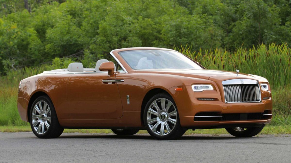 2016 rolls royce dawn second drive 2 رولزرويس تودع أيقونتها الفاخرة "دون" بعد ثمانية أعوام في الأسواق