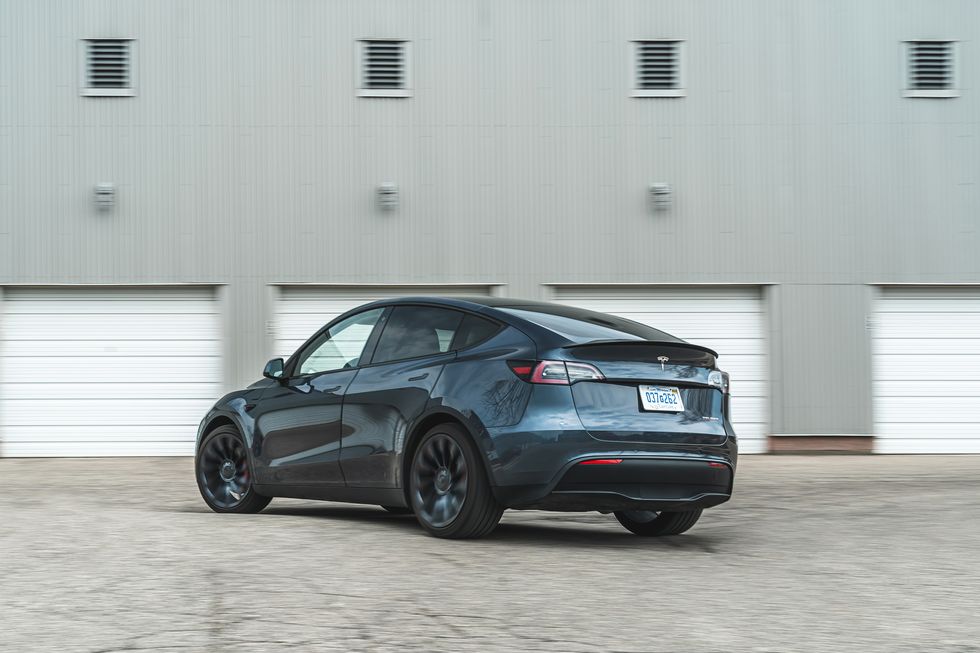 2020 tesla model y performance 107 1620660804 تيسلا موديل واي تتجاوز تويوتا كورولا لتكون السيارة الأعلى مبيعاً في العالم!