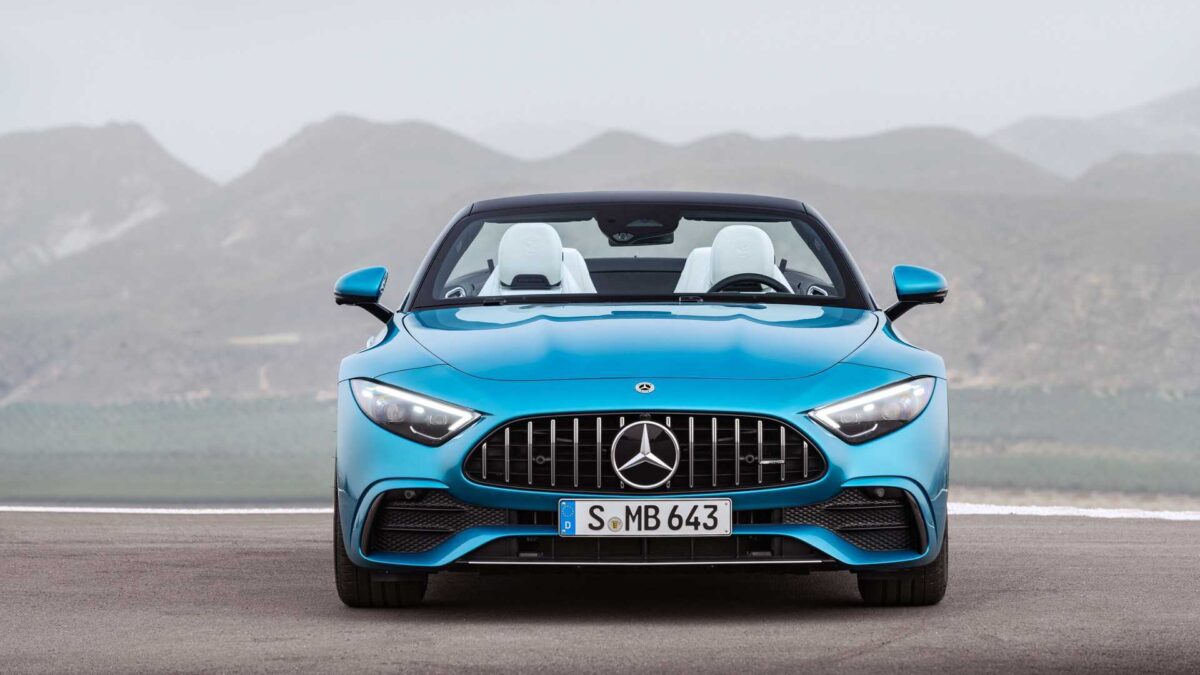 2023 mercedes amg sl43 front view 1 مرسيدس SL43 موديل 2024 الرياضية الجذابة تنطلق في الأسواق العالمية والكشف عن الأسعار