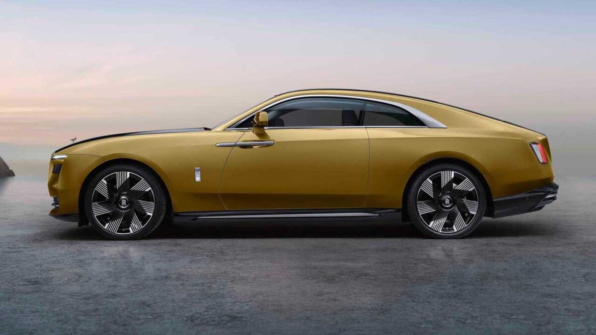 2023 rolls royce spectre 3 رولزرويس سبيكتر الكهربائية تحقق نجاحاً واسعاً مع تجاوز قوائم الانتظار لعامين كاملين