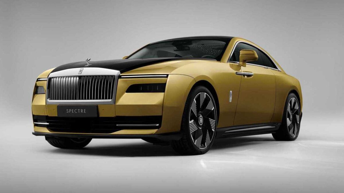 2023 rolls royce spectre 7 رولزرويس سبيكتر الكهربائية تحقق نجاحاً واسعاً مع تجاوز قوائم الانتظار لعامين كاملين