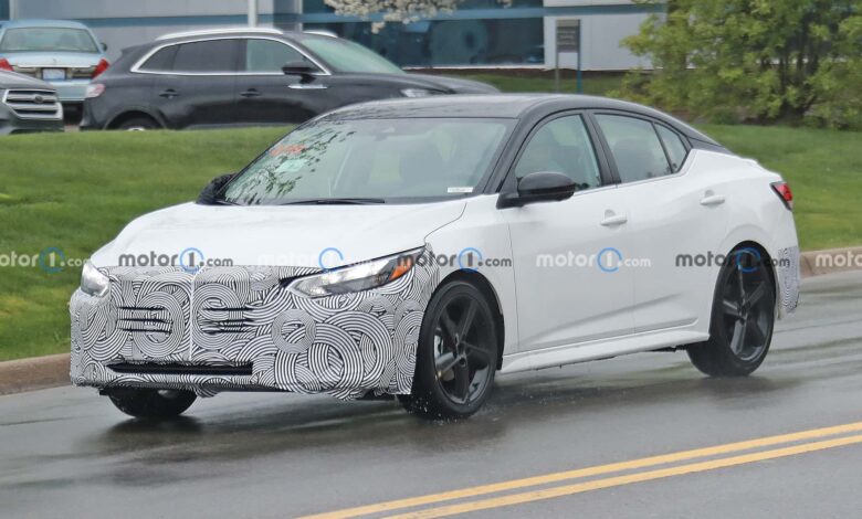 2024 nissan sentra front view spy photo 1 نيسان سنترا 2024 فيس ليفت الجديدة تظهر أثناء اختبارها بتحديثات منتصف العمر