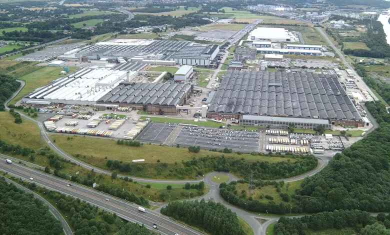 PSA Ellesmere Port plant UK ستيلانتس تهدد بإغلاق مصانعها في إنجلترا، ما سيمثل ضربة موجعة للاقتصاد البريطاني