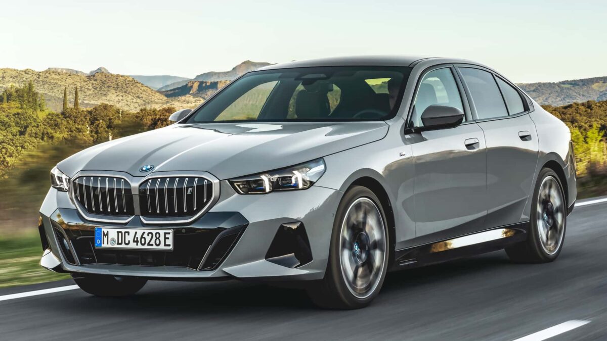 bmw i5 edrive40 2023 10 كشف الستار عن بي ام دبليو الفئة الخامسة 2024 الجيل الجديد بخارجية جذابة وداخلية جديدة كلياً