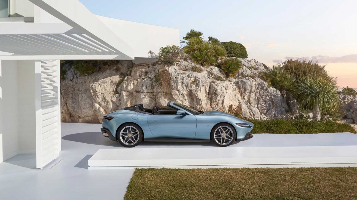 ferrari roma spider 3 فيراري تصل لأعلى قيمة سوقية في تاريخها، متفوقة على شركتها الأم الأصلية ستيلانتس