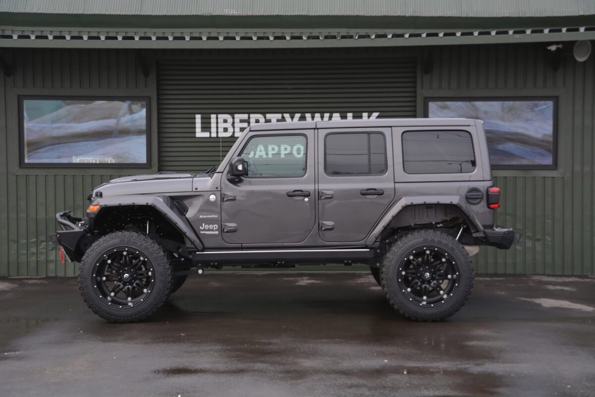 japanese tuner thinks the jeep wrangler should look like this pictured suv is for sale 7 جيب رانجلر تحصل على تعديلات بالغة الجراءة والقوة من اليابان