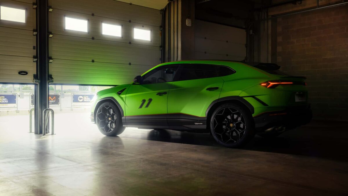 lamborghini urus performante essenza scv12 11 لامبورجيني اوروس تحصل على إصدار Essenza SCV12 الأكثر حصرية للموديل بتعديلات جمالية بديعة