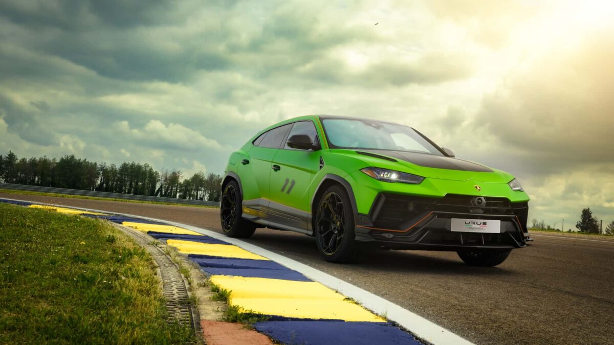 lamborghini urus performante essenza scv12 14 لامبورجيني اوروس تحصل على إصدار Essenza SCV12 الأكثر حصرية للموديل بتعديلات جمالية بديعة