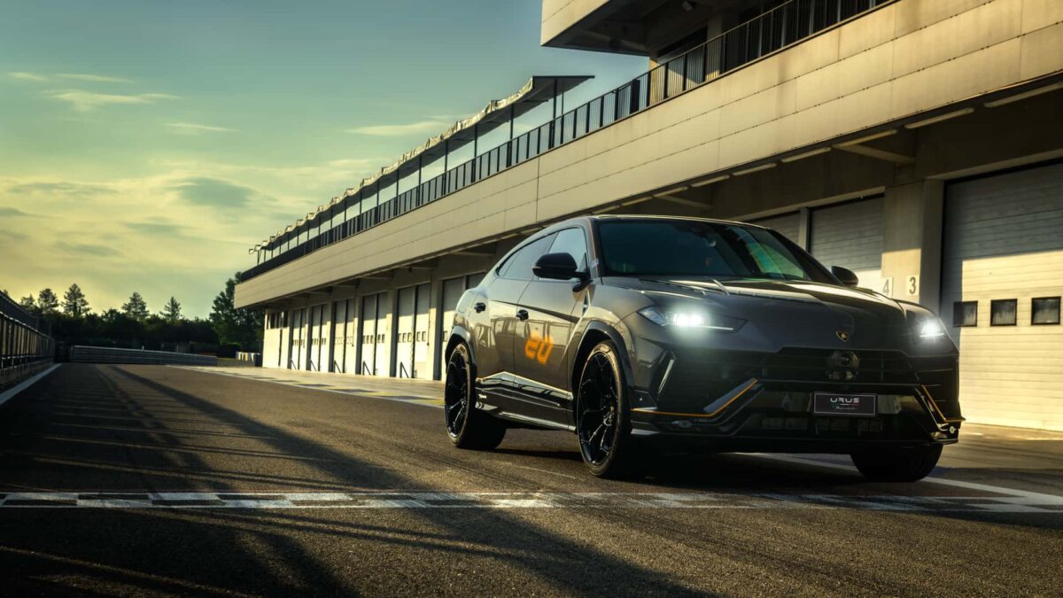 lamborghini urus performante essenza scv12 16 لامبورجيني اوروس تحصل على إصدار Essenza SCV12 الأكثر حصرية للموديل بتعديلات جمالية بديعة