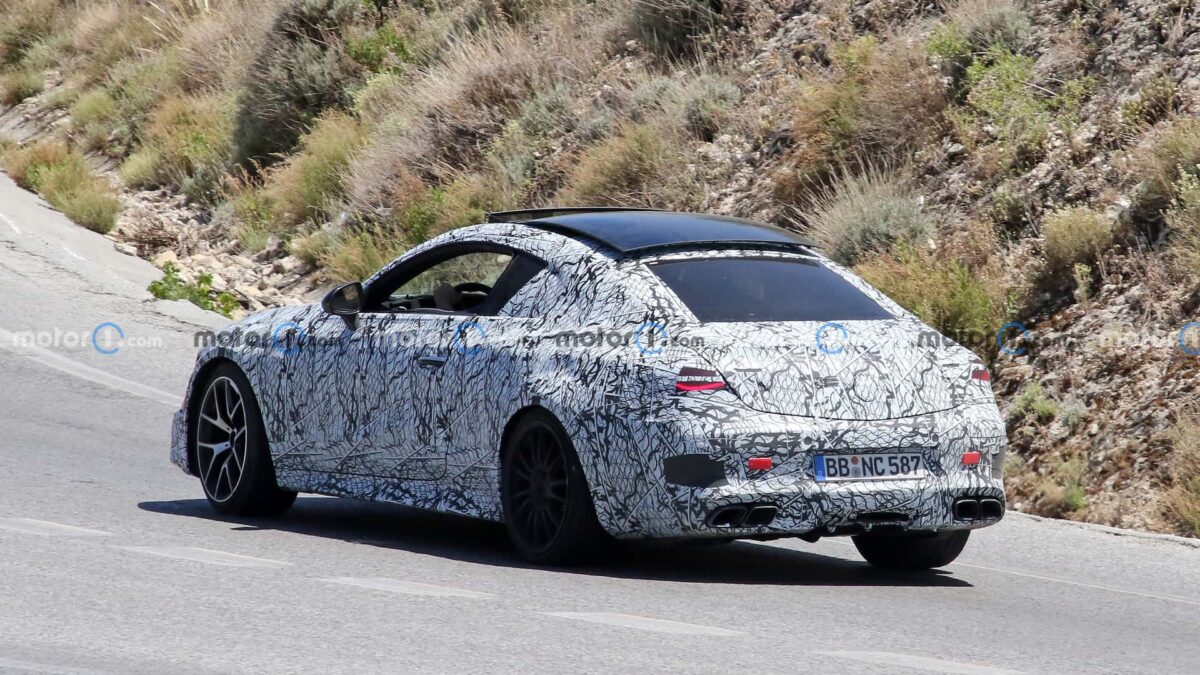 mercedes amg cle 63 rear view spy photo 4 مرسيدس تقترب من موعد طرح CLE كلاس الجديدة كلياً مع رصدها أثناء اختبارها في مضمار نوربورغرينغ الألماني