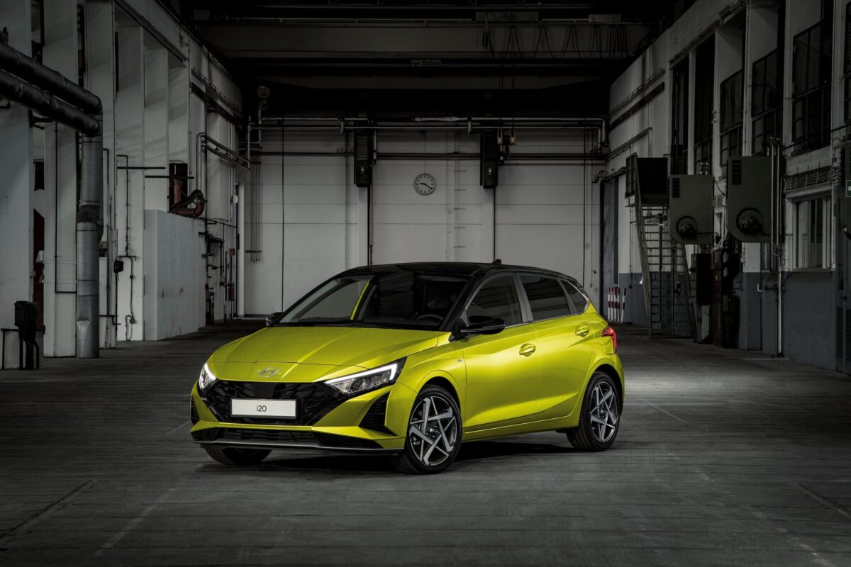 refreshed 2023 hyundai i20 debuts with sporty elegant design and more technology 4 هيونداي تكشف النقاب عن i20 فيس ليفت الجديدة بتصميم أكثر جراءة وداخلية أفخم