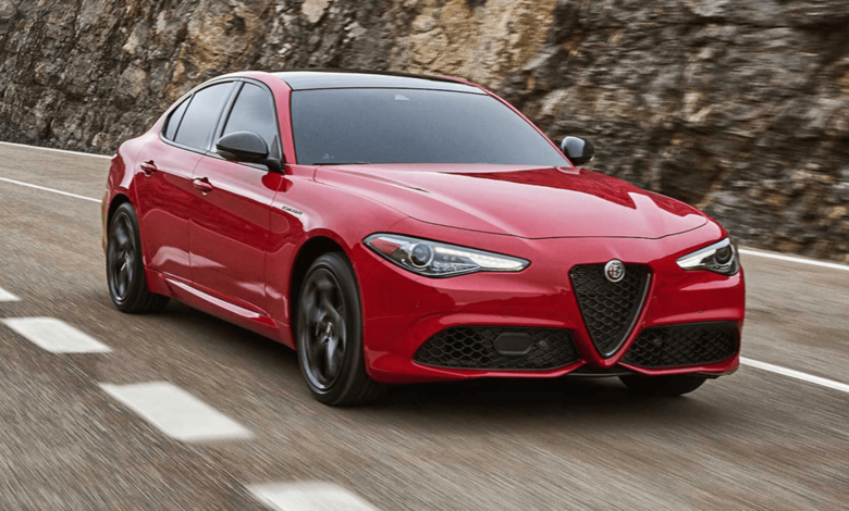 2023 alfa romeo giulia design mosaic 01 the estrema edizione 5f5d9a4bad700e9af73dd32508ae794e 2000x1000 1 دراسة علامات السيارات الأعلى في الجودة خلال 2023 قد تفاجئك!