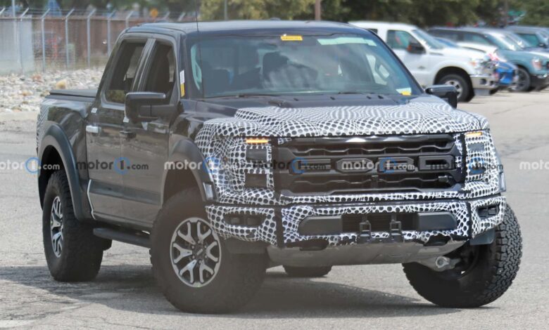 2024 ford f 150 raptor spy photos فورد F-150 رابتر 2024 فيس ليفت الجديدة تظهر أثناء اختبارها في الطرق الأمريكية